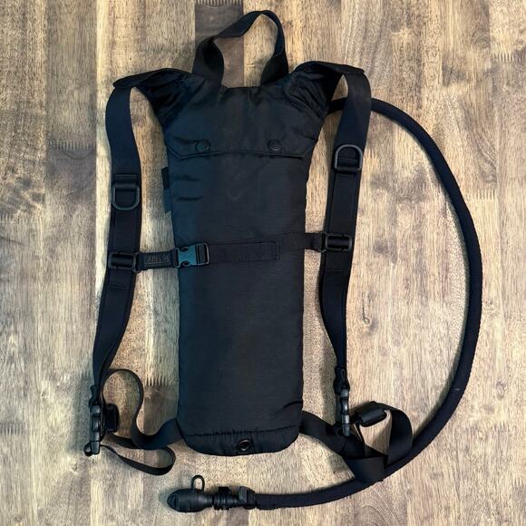 CamelBak ThermoBak Tactical Hydration Pack Mil Spec Crux Bladder Black 70oz/2L - Picture 8 of 10